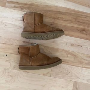 Chestnut Mini Ugg’s, size 9